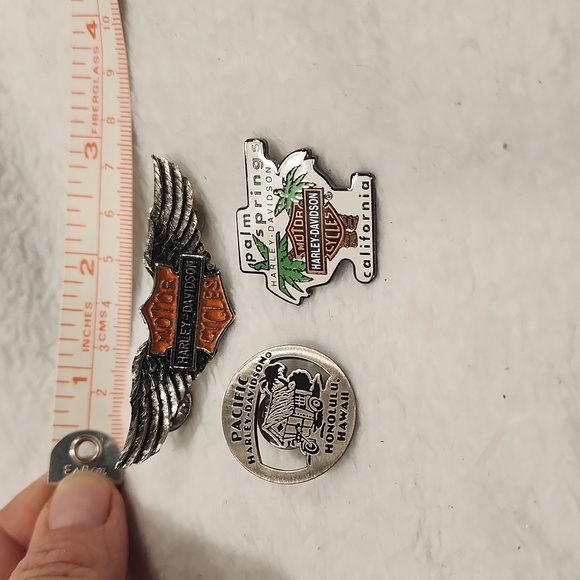 Harley Davison set of 3 collectors pins - Picture 2 of 8